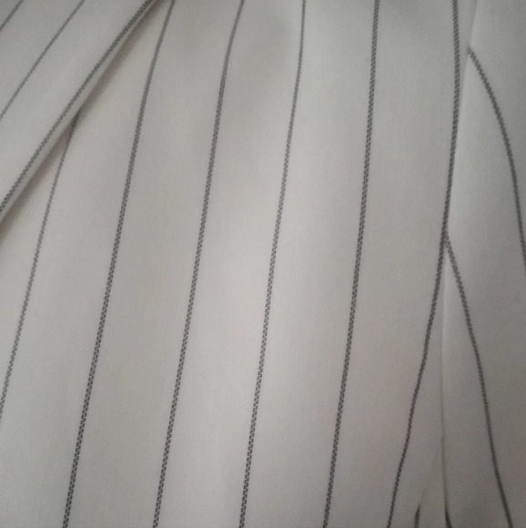 Talbots Pinstripe Minimalist Single Breasted Blazer Size 4 NWT Office Workwear - Picture 8 of 8